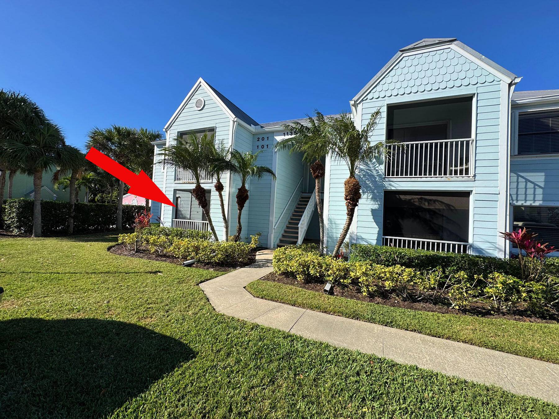 Great location in this gated community right next to the pool.