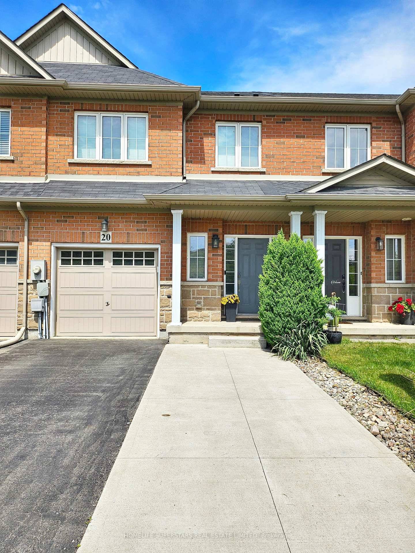 Spacious 3 Bedroom, 2. 5 Bath Townhome in family friendly Stoney Creek neighbourhood.