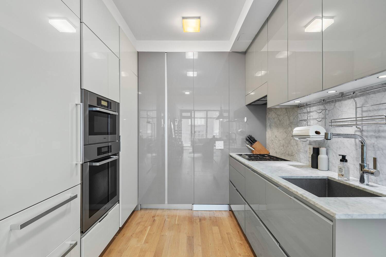 Seconds from Eataly, Madison Square Park, and NoMad is this beautiful oversized legal 1 bedroom, 1.
