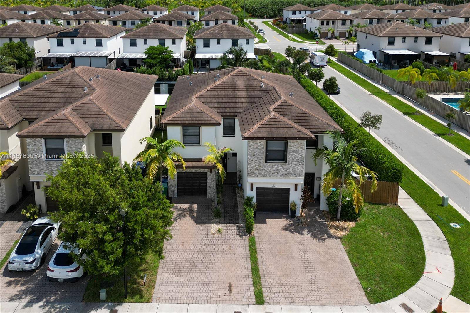 Motivated Seller ! SELLER IS OFFERING UP TO 7, 000 TOWARDS BUYERS CLOSING COSTS !