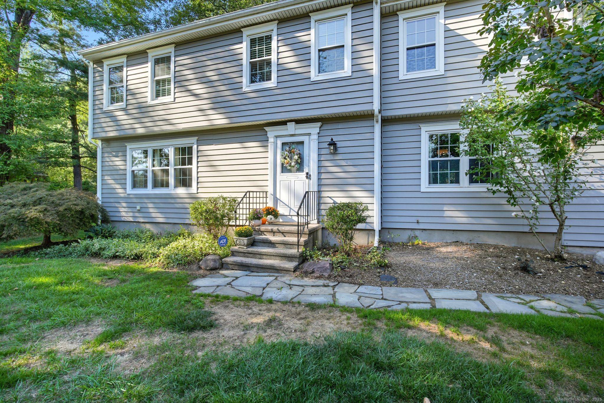 This stunning 10 room Colonial offers 2, 500 sq.