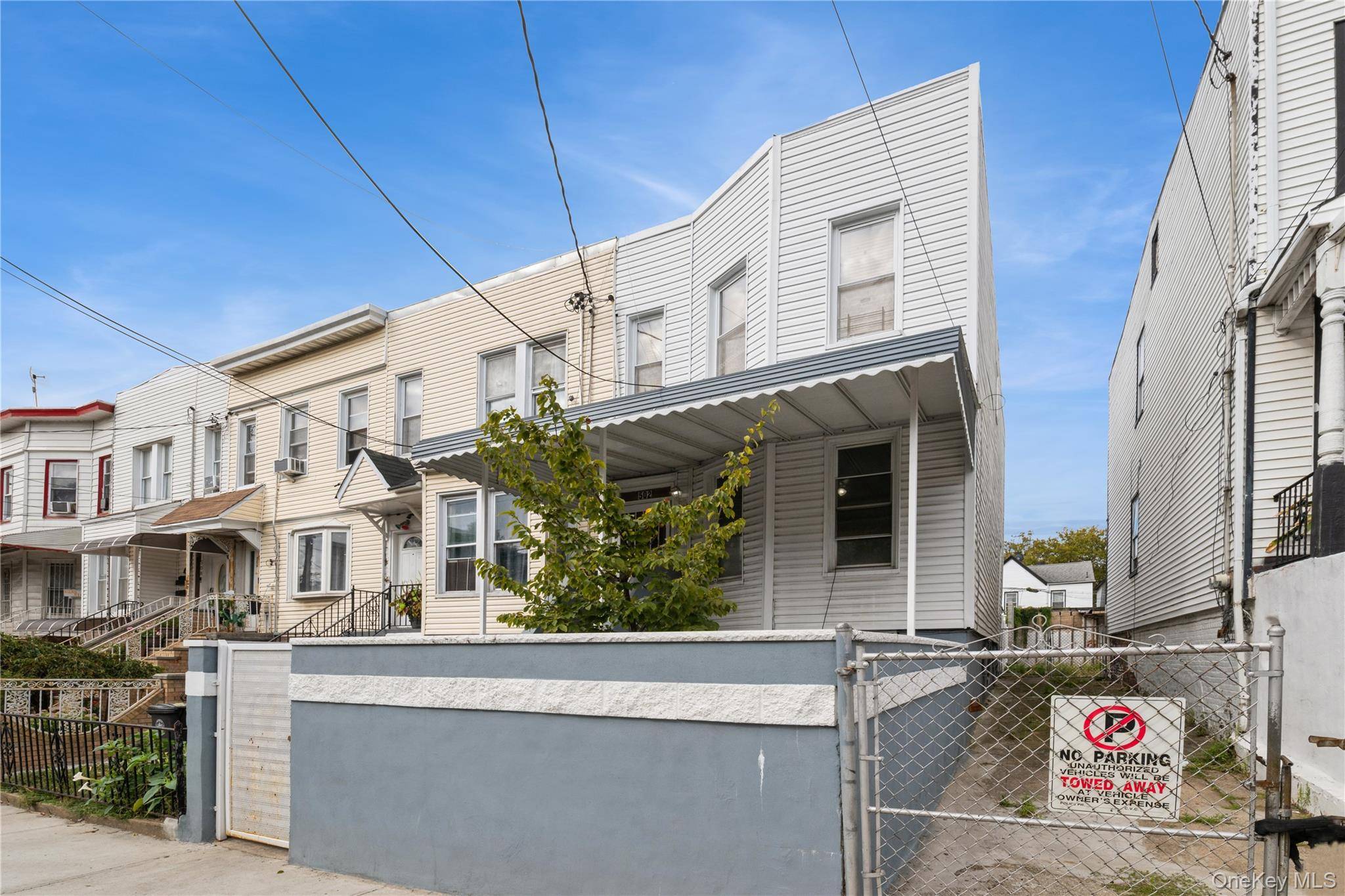 Welcome to this charming home in a prime location, close to schools, shopping, dining, and transportation.