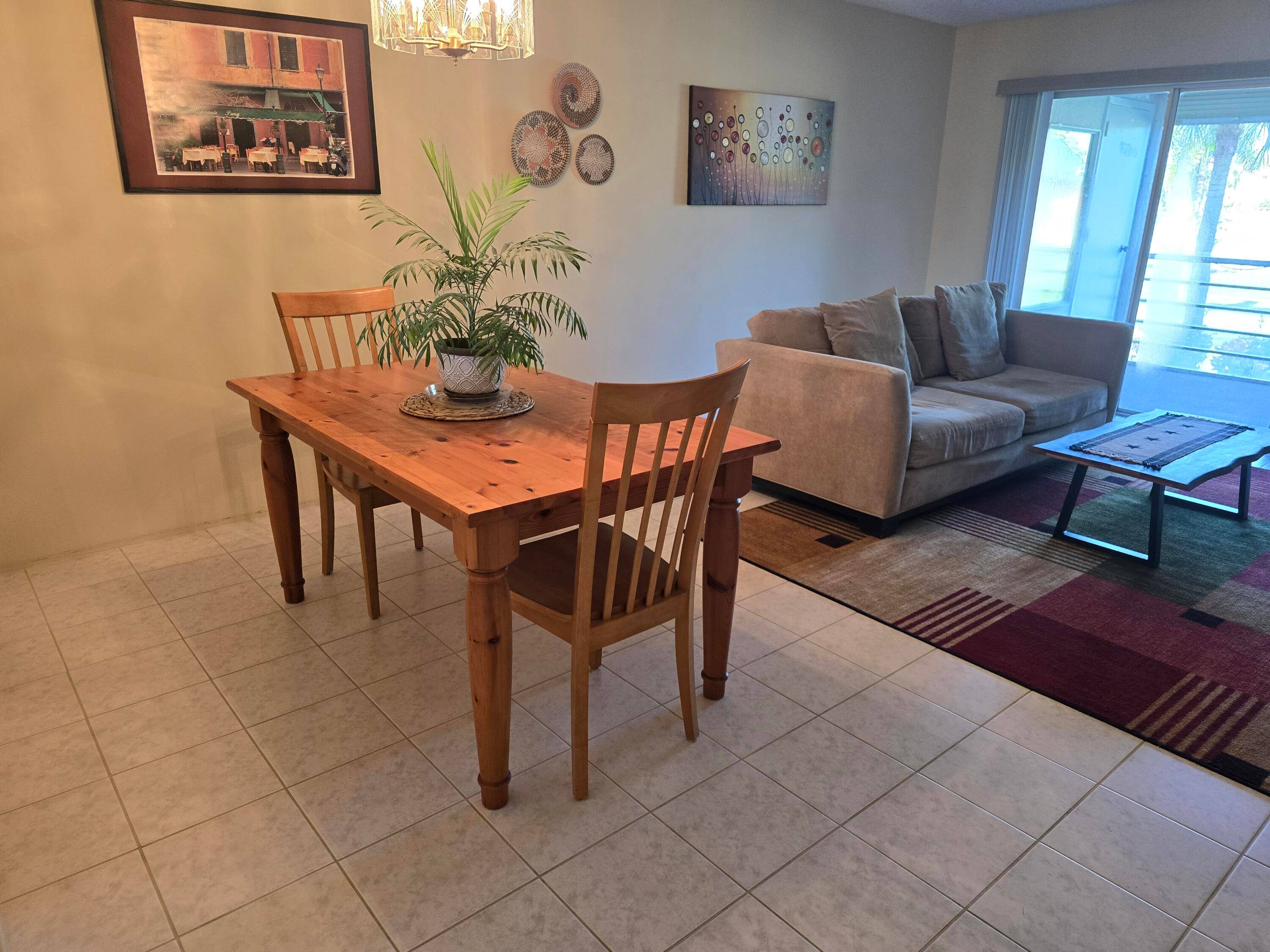 DO NOT MISS THIS DEAL ON THIS SPACIOUS, SPARKLING 1 BEDROOM 1.