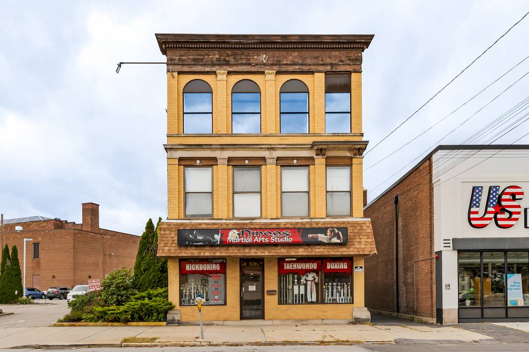 Prime opportunity in the heart of downtown Torrington !