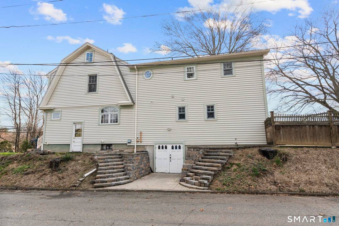 Beautifully maintained 3 bedroom, 2.