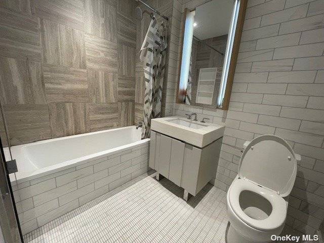 Newly constructed High End 1 Bedroom Condo For Rent.