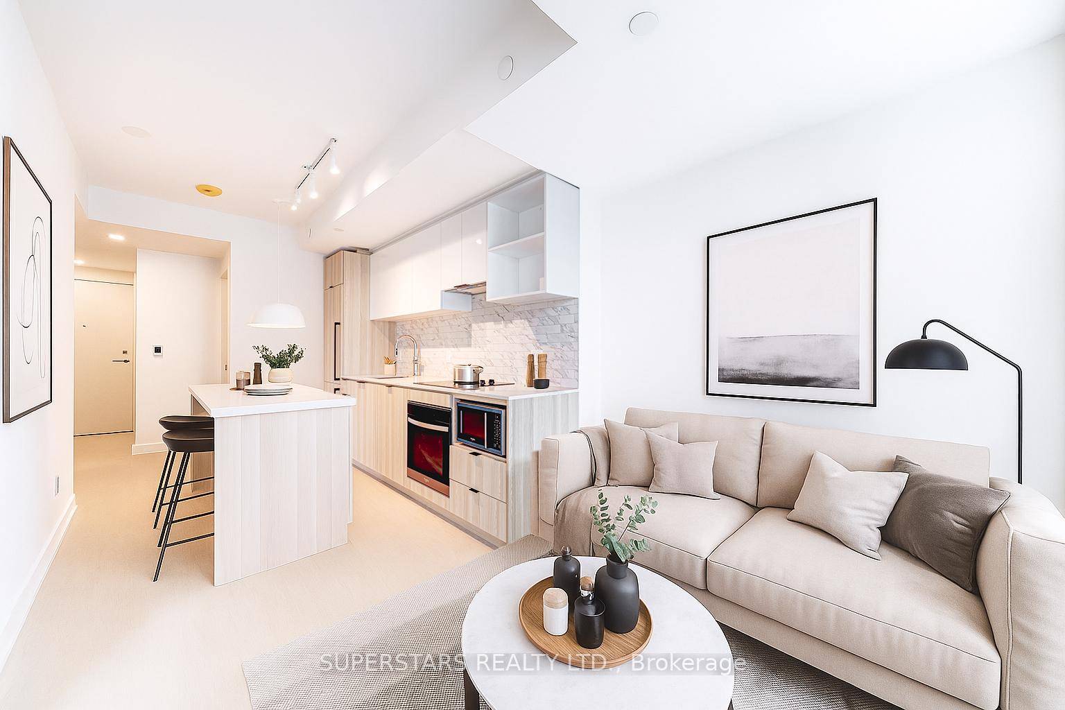 Brand new never live in 1 1 condo unit.