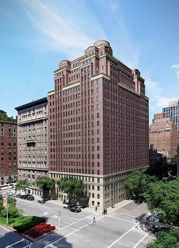 New Exclusive from Classic Marketing, A Sponsor sale with No Board Approval at 737 Park Avenue !