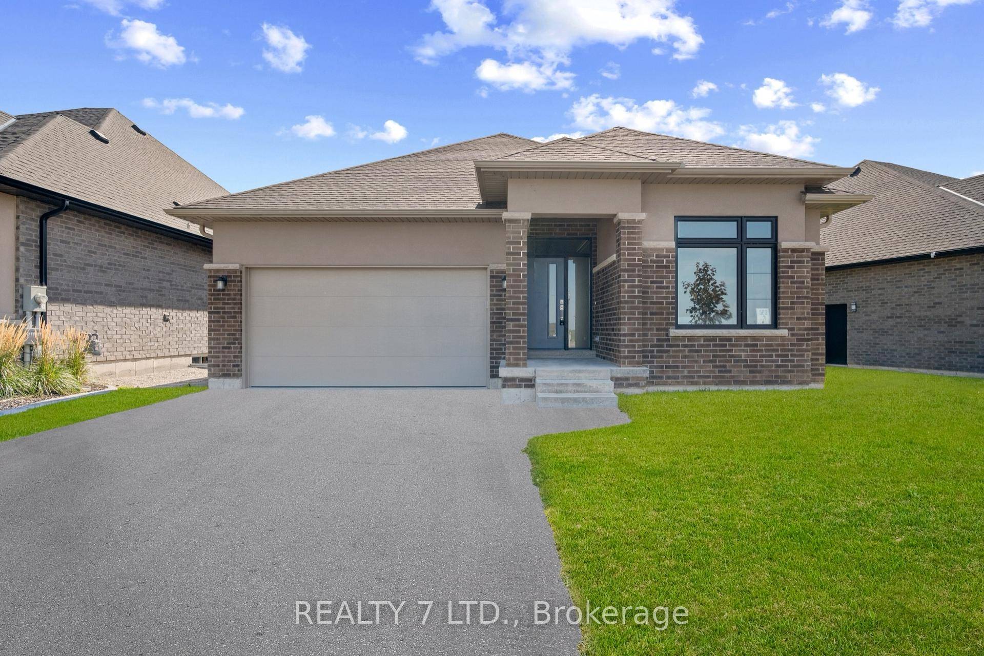 Client RemarksHot Deal ! Welcome To Where Luxury Meets Lifestyle !