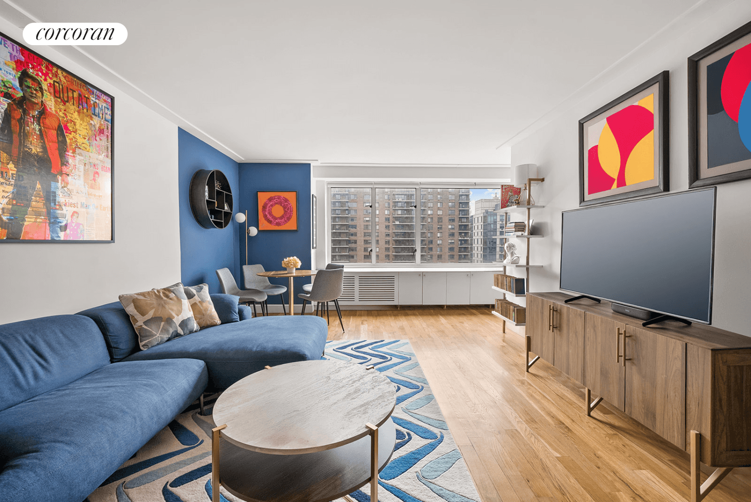 Enjoy the magnificent views of Central Park and abundant southern sunlight from this 648 square foot junior one bedroom apartment.