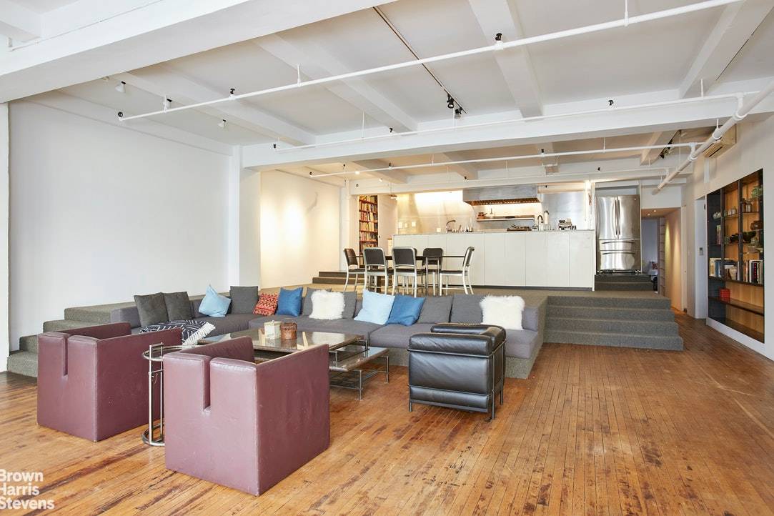 BACK ON THE MARKET ! Full Floor Entertaining Artist's loft with approximately 3200 flexible square feet can be designed into a 3 4 bedroom home with two or more bathrooms ...