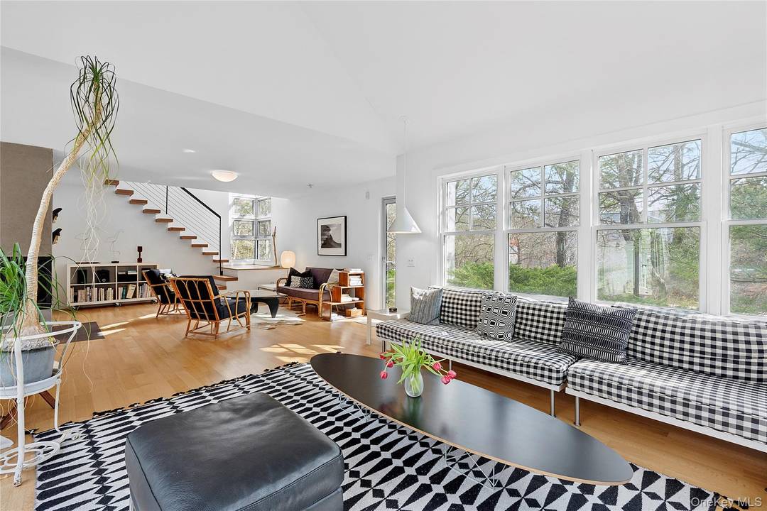 This 2, 800 sq ft. fully updated four bedroom, three and a half bath residence is ideally located in the heart of the coveted Amagansett Dunes, south of Central Avenue.