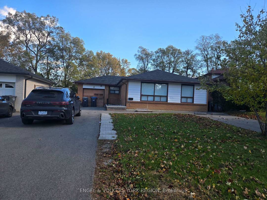 Super clean and spacious 3 bedroom main floor Newer laminate throughout Fresh Paint Large rooms Huge windows Inviting Foyer with closet Eat in Kitchen with Fridge Stove DW Pantry Dbl ...