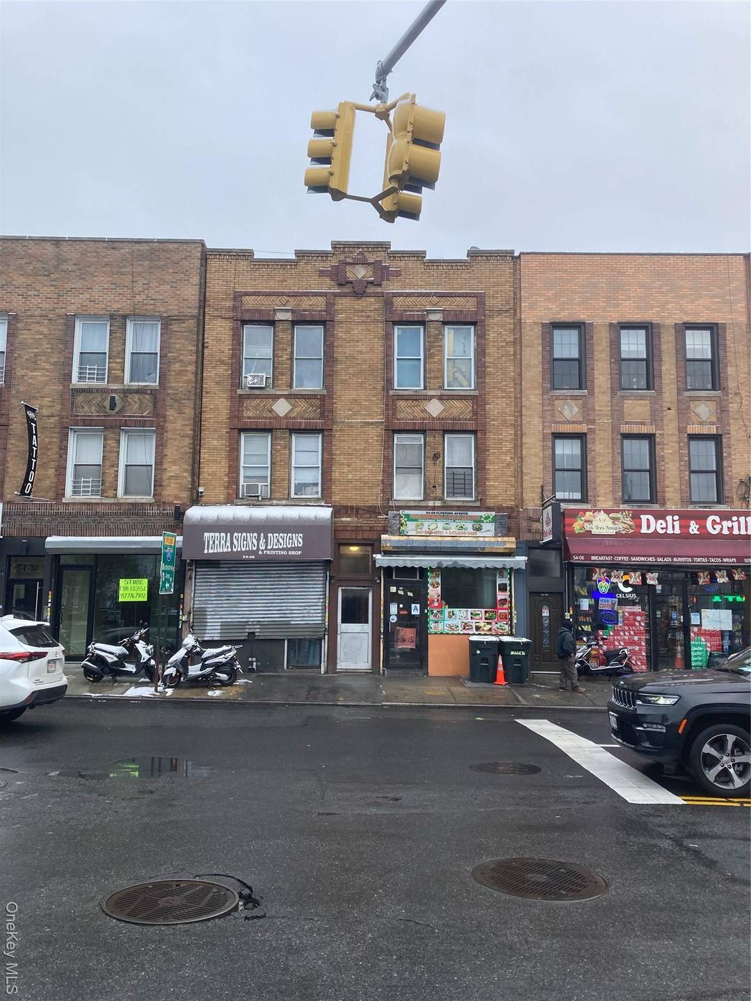 MASPETH QUEENS MIXED USE INVESTMENT OPPORTUNITY Maspeth is strategically located only five miles from Manhattan.