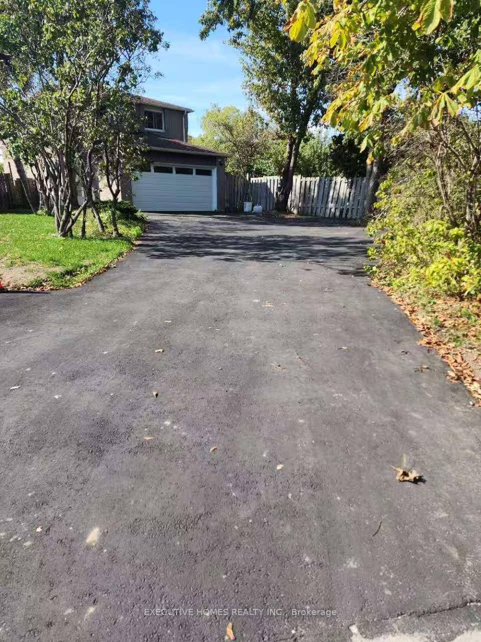 Excellent Court Location, In A Cul De Sac, child friendly.