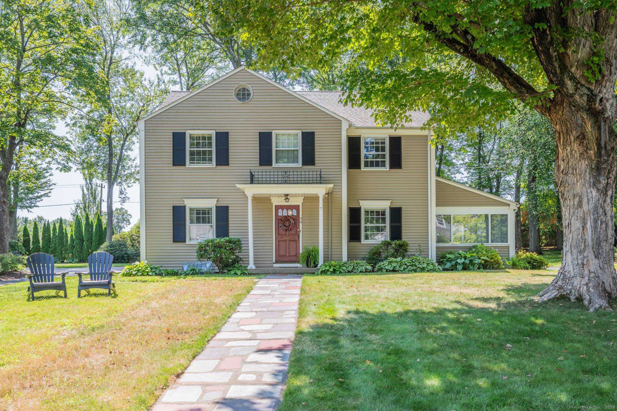 Located in a cul de sac minutes away from Bishop's Corner and West Hartford Center, this beautifully maintained Colonial is ready to begin its next chapter after being cherished by ...