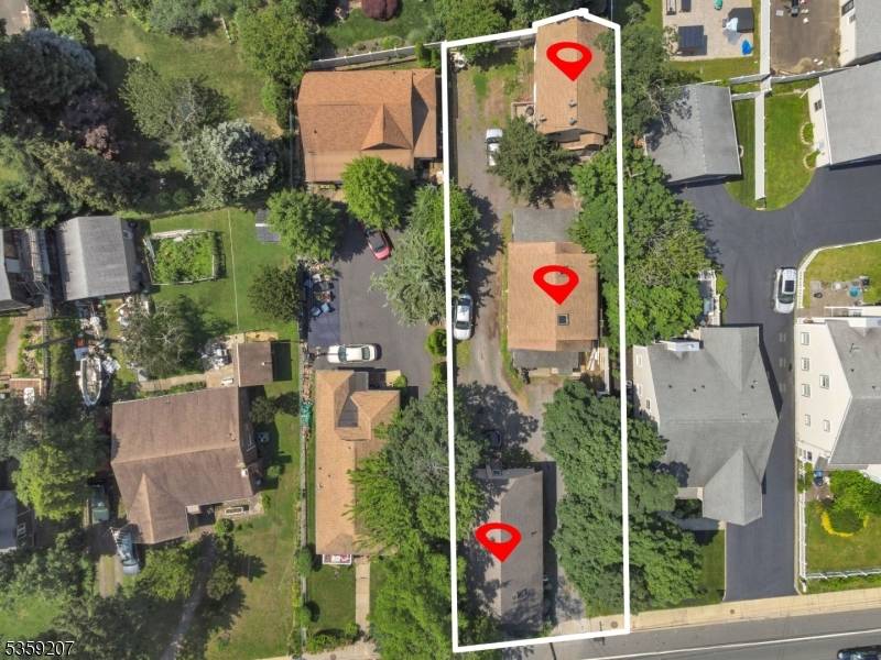 Take advantage of this unique opportunity to own 3 homes in 1 LOT.