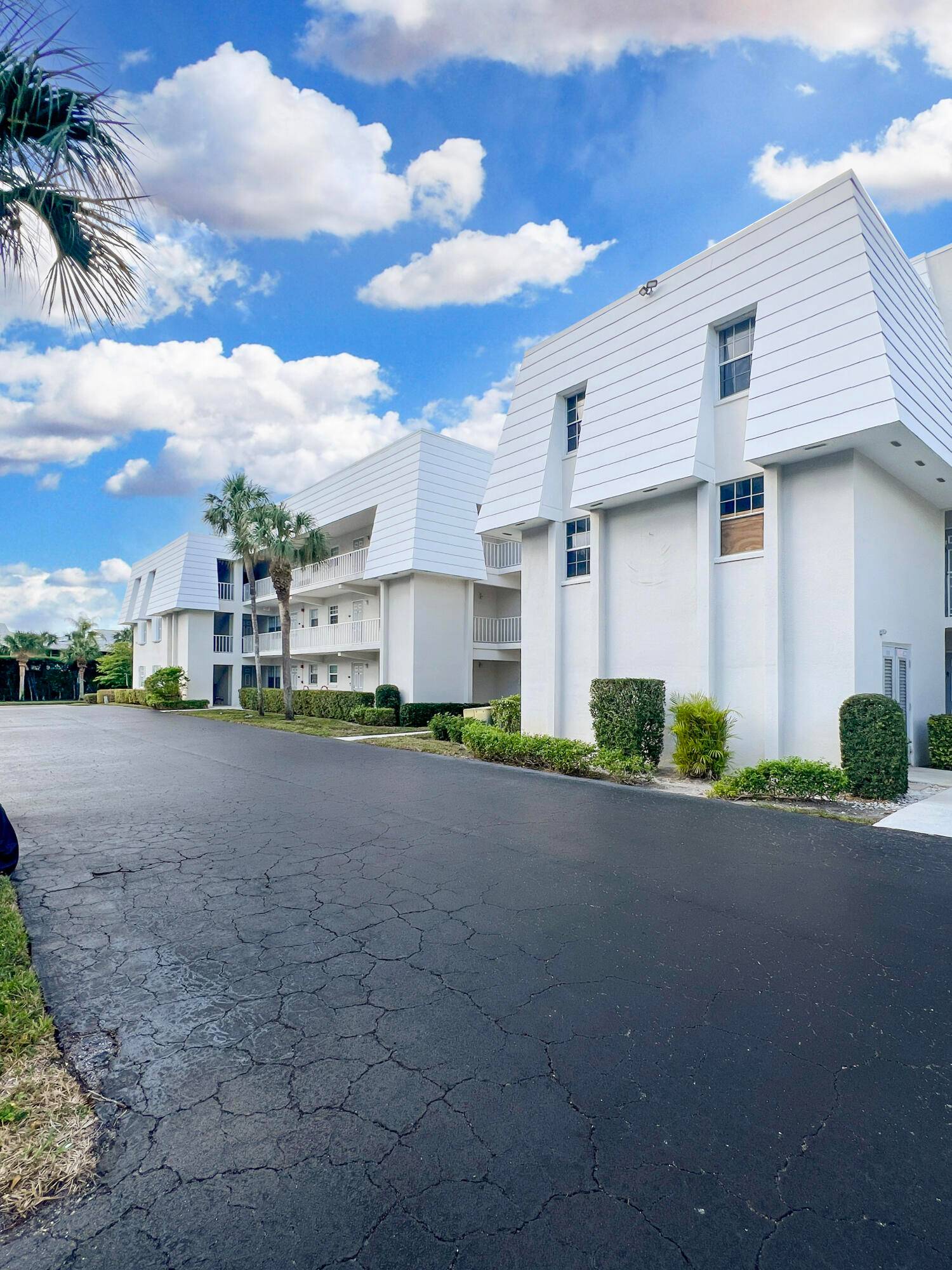A slice of paradise on Singer Island !