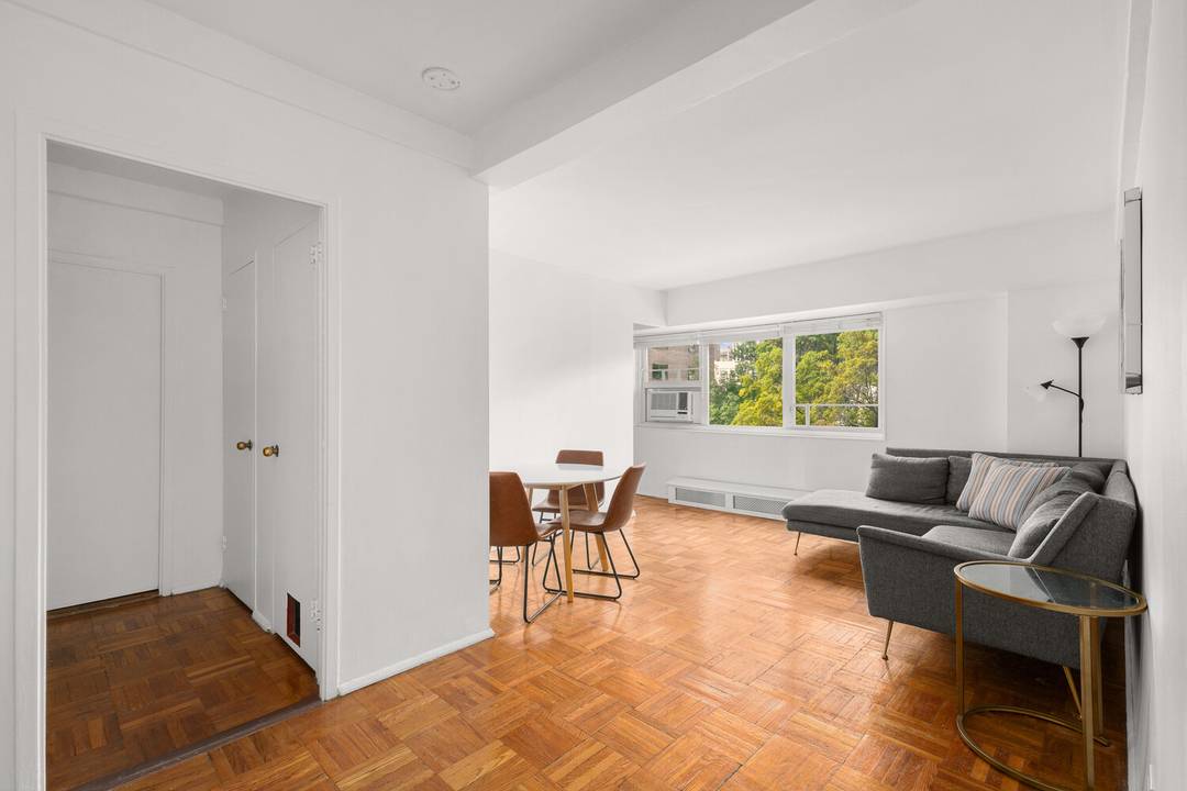 Positioned at the border of Brooklyn Heights and Downtown Brooklyn, Concord Village offers the best of both worlds, surrounded by some of the city's most beloved destinations.