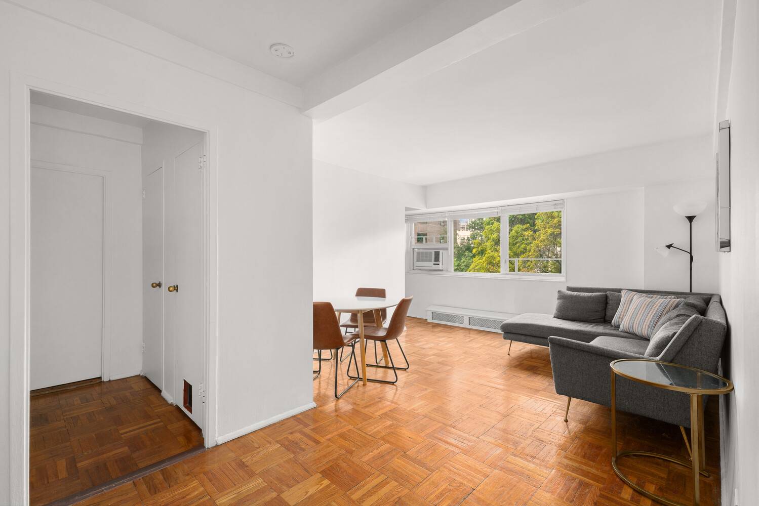 Positioned at the border of Brooklyn Heights and Downtown Brooklyn, Concord Village offers the best of both worlds, surrounded by some of the city's most beloved destinations.