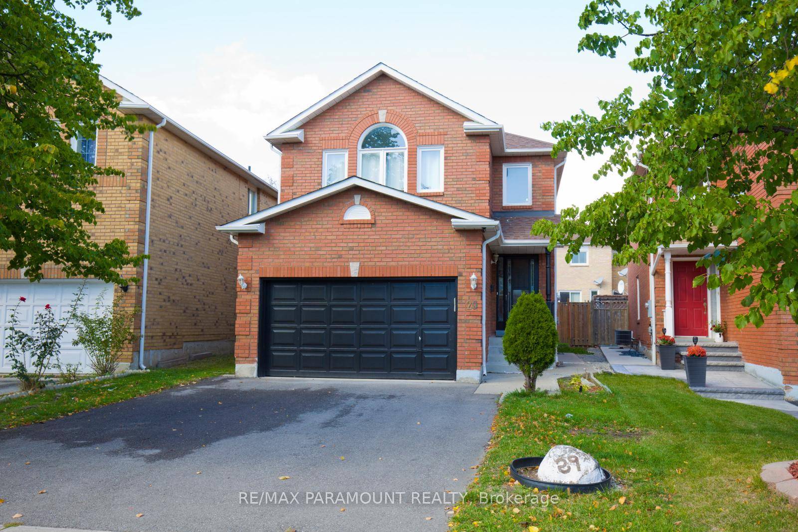 Very Convenient Location Close To Williams Parkway And Chingacousy Rd, 4 Bedrooms 3 Washrooms Detached House For Rent.