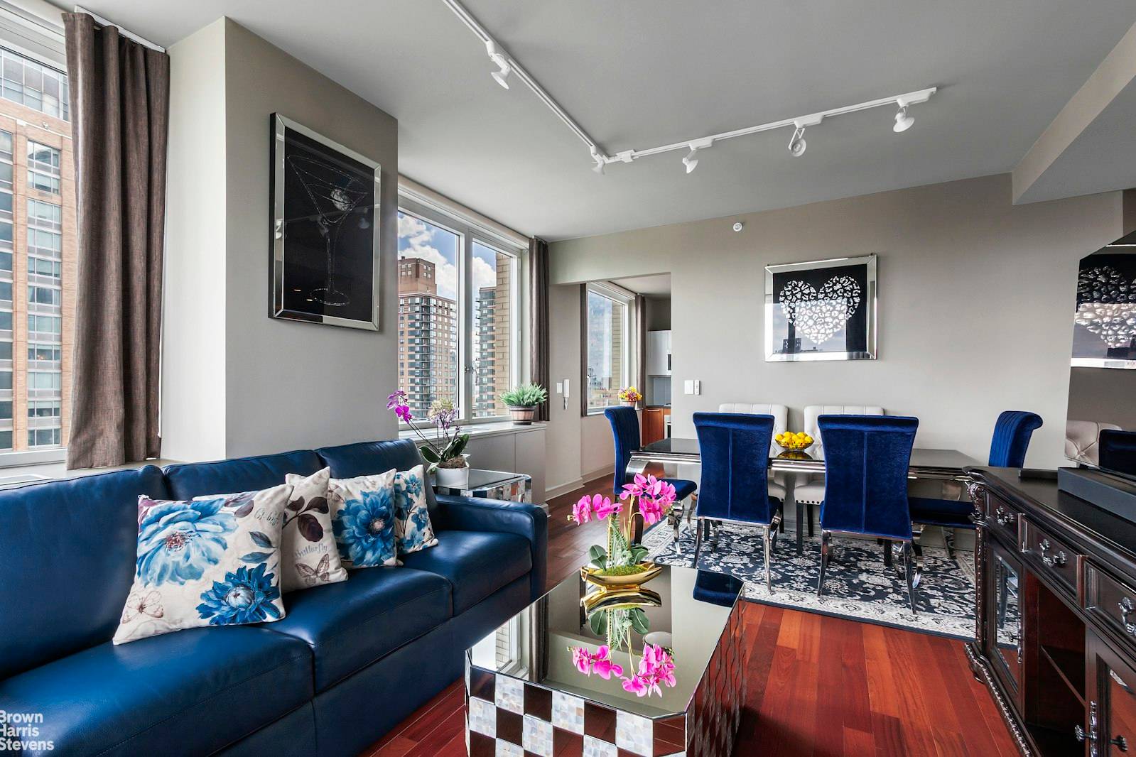 High Floor 2 Bed, 2 Bath with Washer Dryer and Stunning Views.