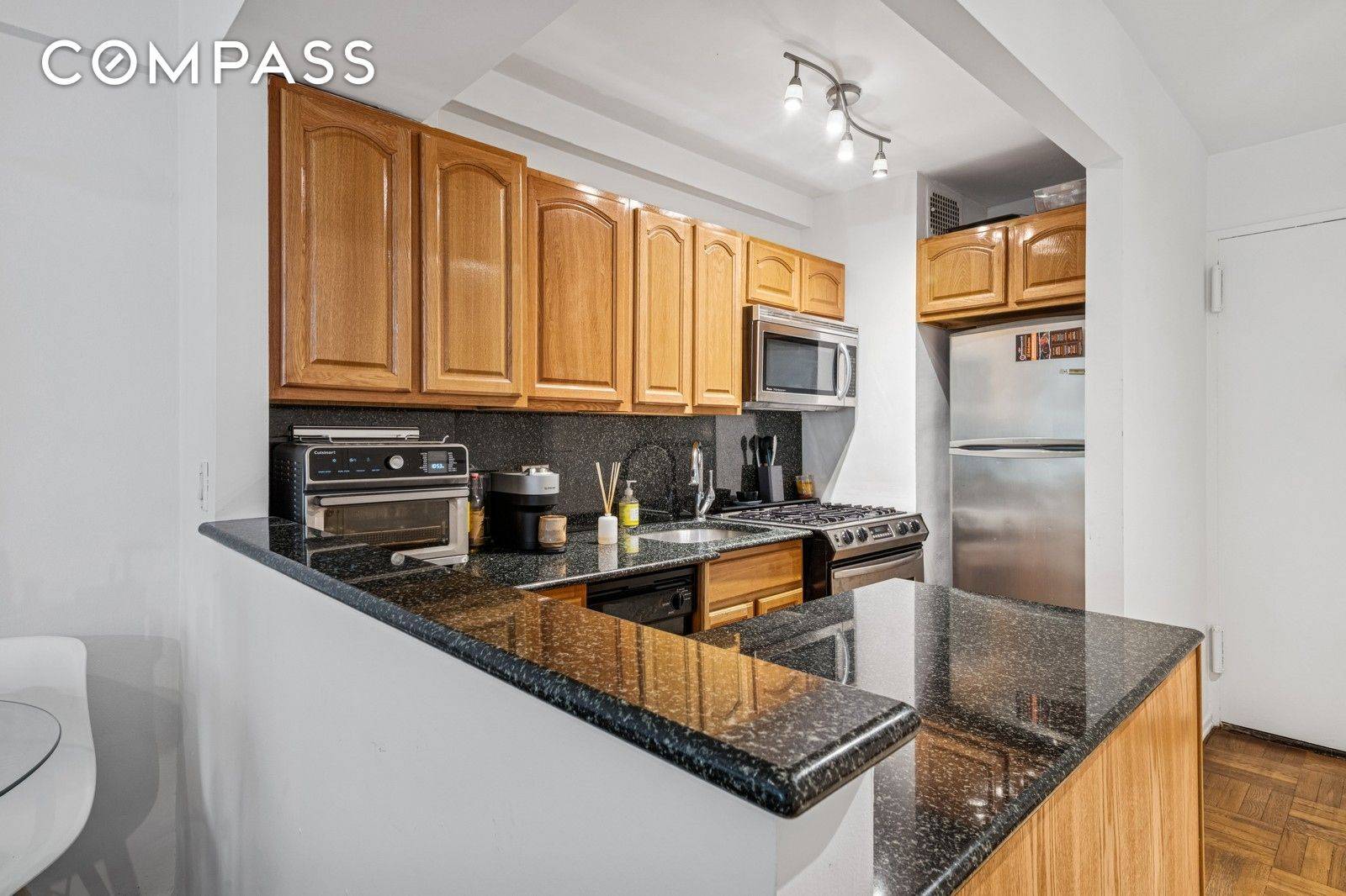 Welcome to your perfect urban retreat in the heart of Manhattan !