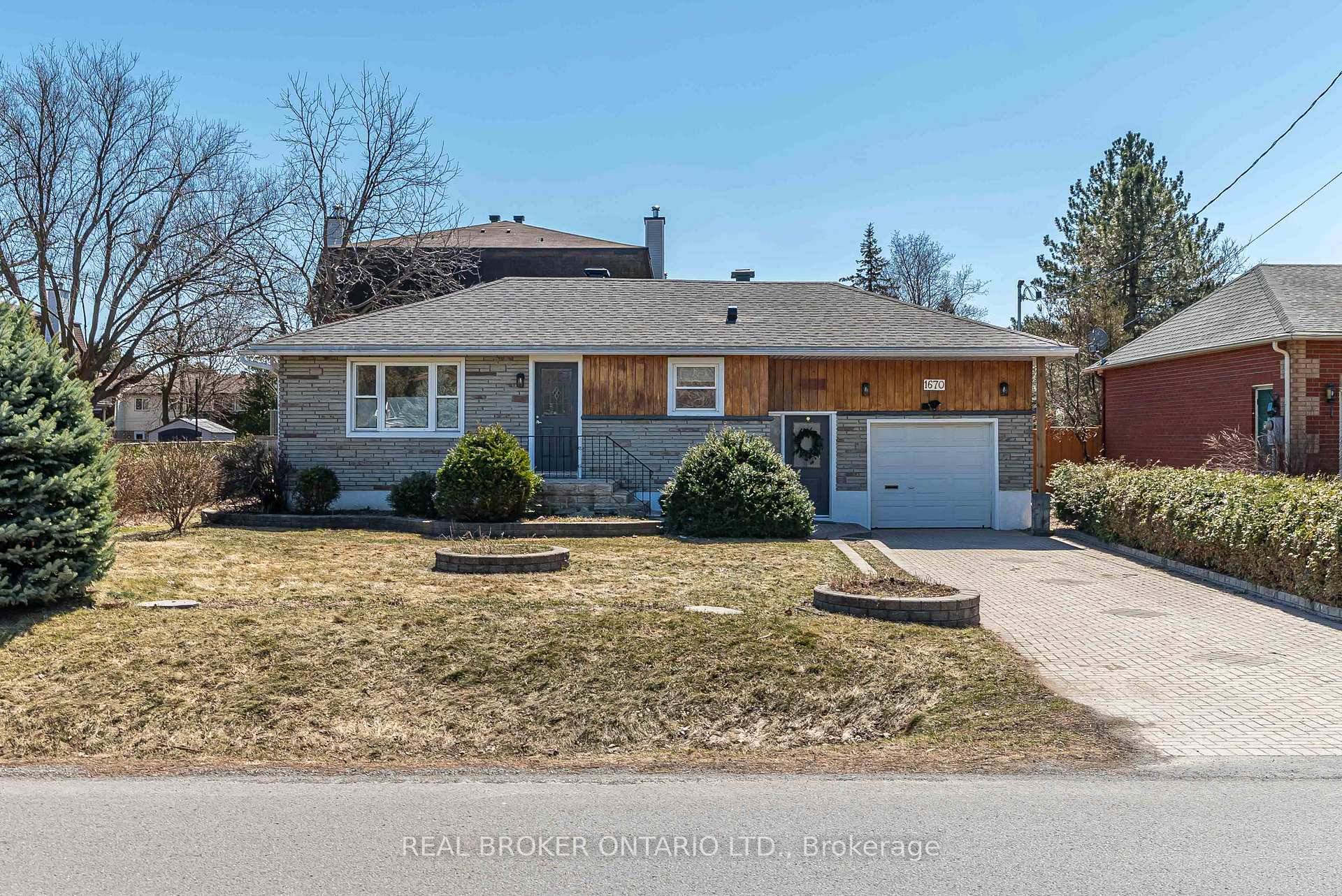 Just steps from Conroy Pit, one of Ottawa's premier off leash dog parks and trail networks, this stylish and thoughtfully renovated bungalow sits on a sprawling 7, 500 sq.