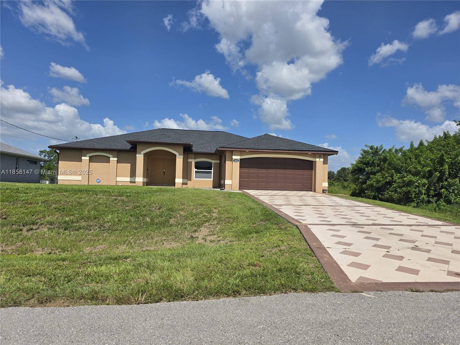TAKE A LOOK AT THIS BEAUTIFUL HOME FOR YOUR FAMILY TODAY !