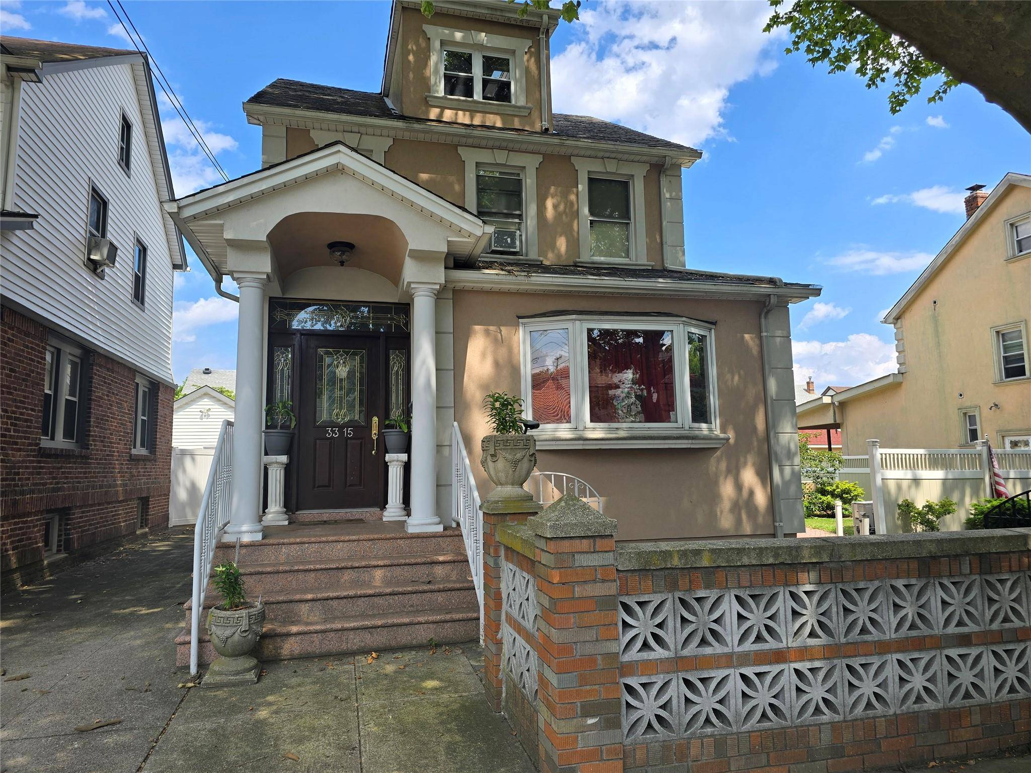 Perfect for investor, this house sits on 2 separate 30x100 lots.