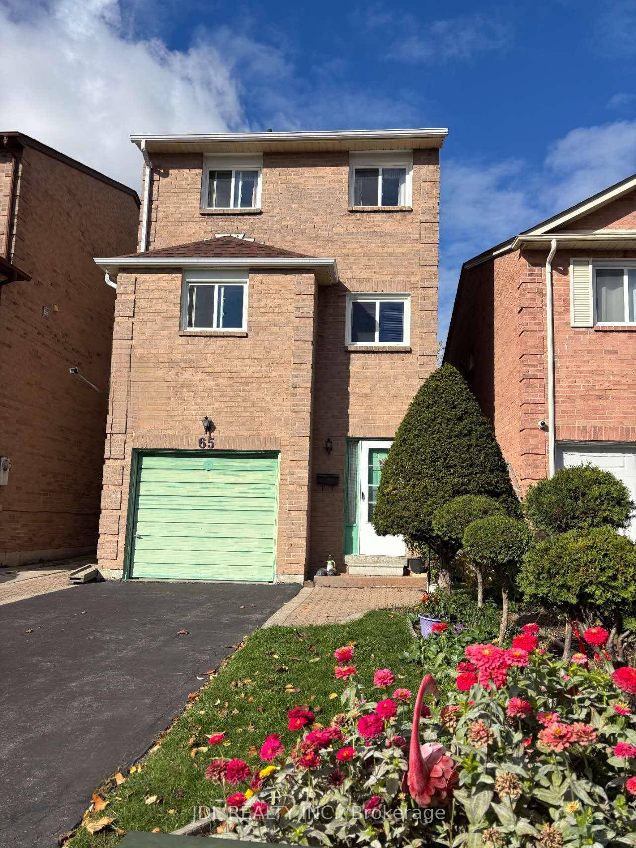 Prime Thornhill Neighborhood !