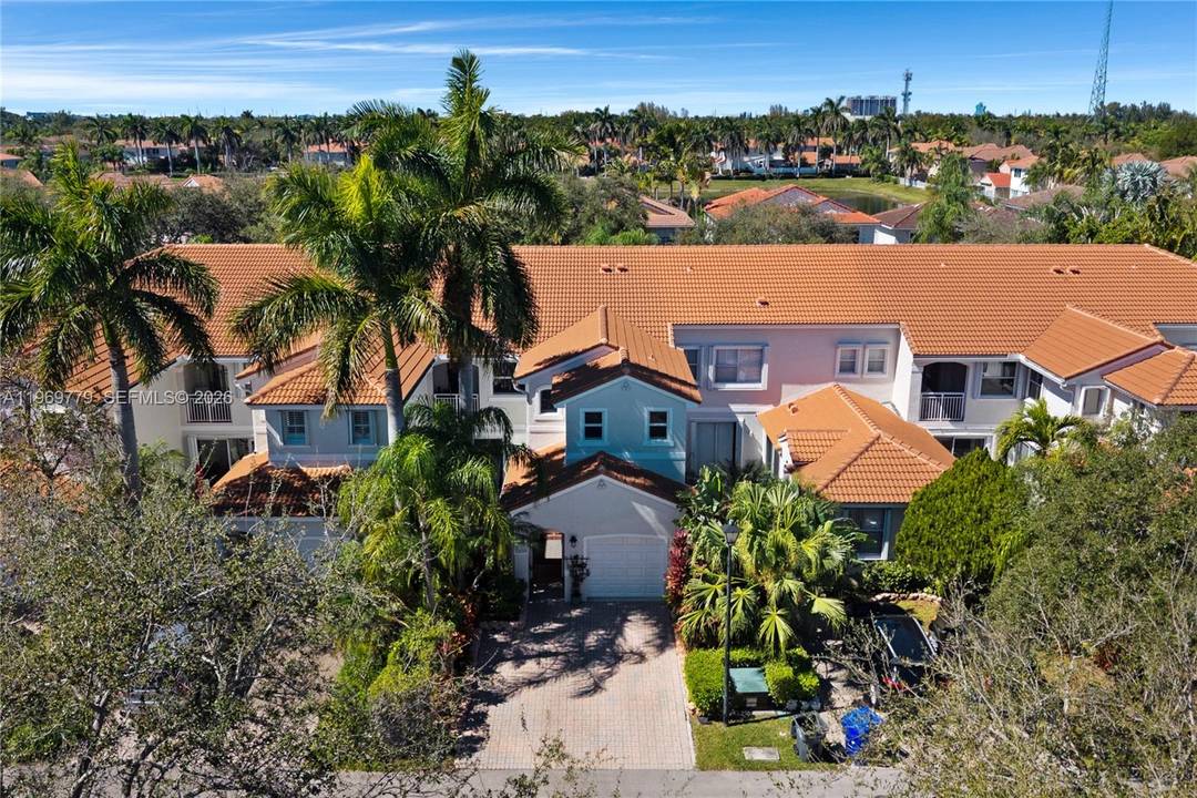 Bahama Breeze blends comfort with coastal convenience.