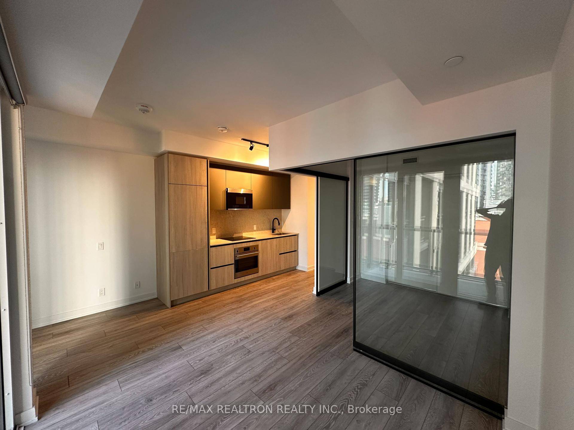 Stunning 1 Bedroom at Peter amp ; Adelaide Condos in the heart of Torontos Entertainment District !