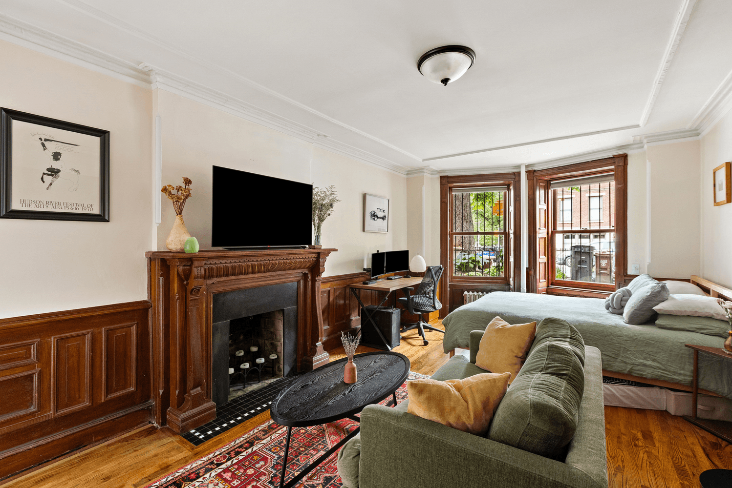 Welcome to this most charming studio in a coveted North Park Slope location, just moments from Prospect Park, top rated dining, cozy caf s, and the best of the neighborhood's ...