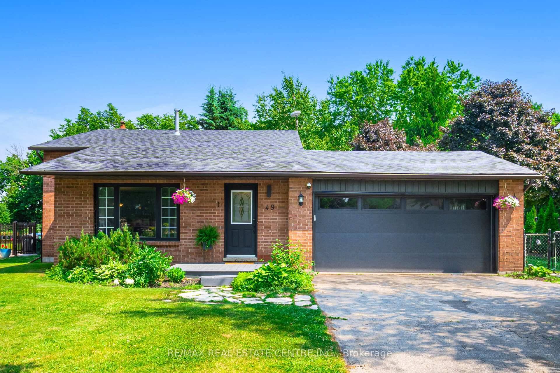 Welcome to the Village of Alton in Caledon, providing the quiet and safe lifestyle with the convenience of close proximity to Orangeville 10 minute drive or Toronto 40 minute drive.