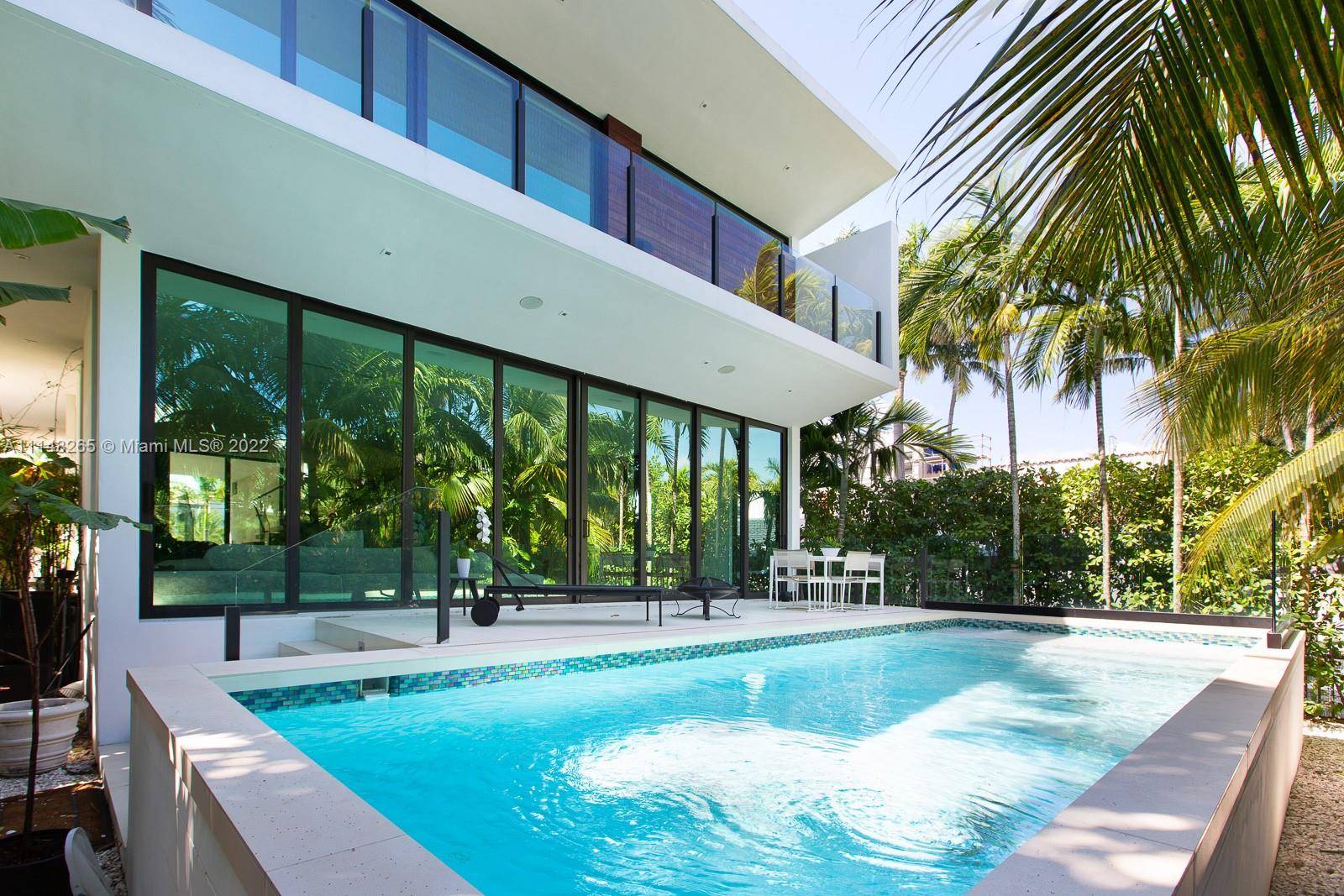 Contemporary 4 bedroom 4.