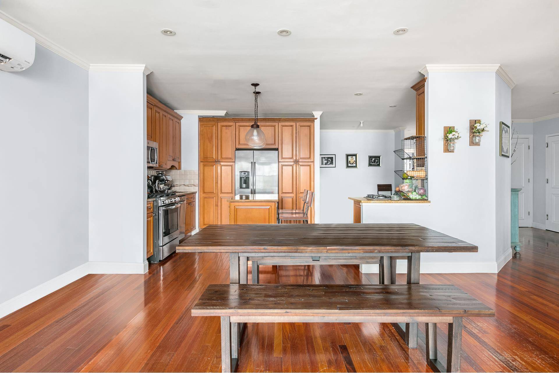 Introducing 406 at 580 Crown Street An incredibly rare opportunity to own a mint condition 4 bed 2.