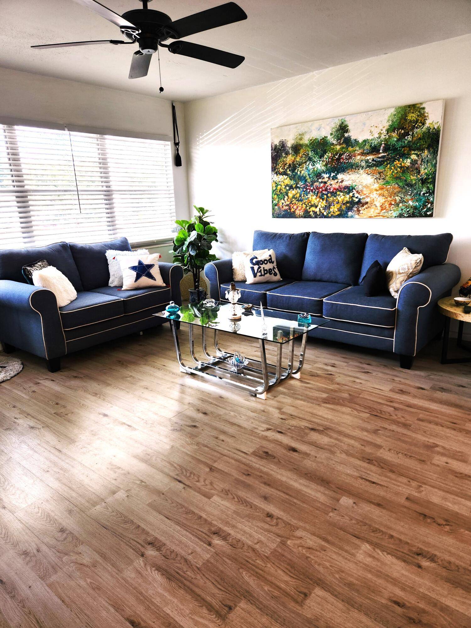 Luxe condo in the best building in CV.