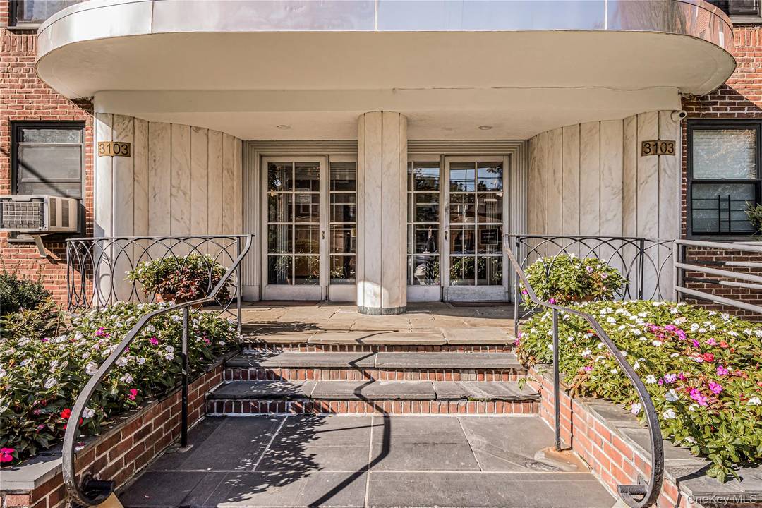 Beautiful brand new renovated true 2 bedroom, 1 bath located on a quiet tree lined street in Riverdale.