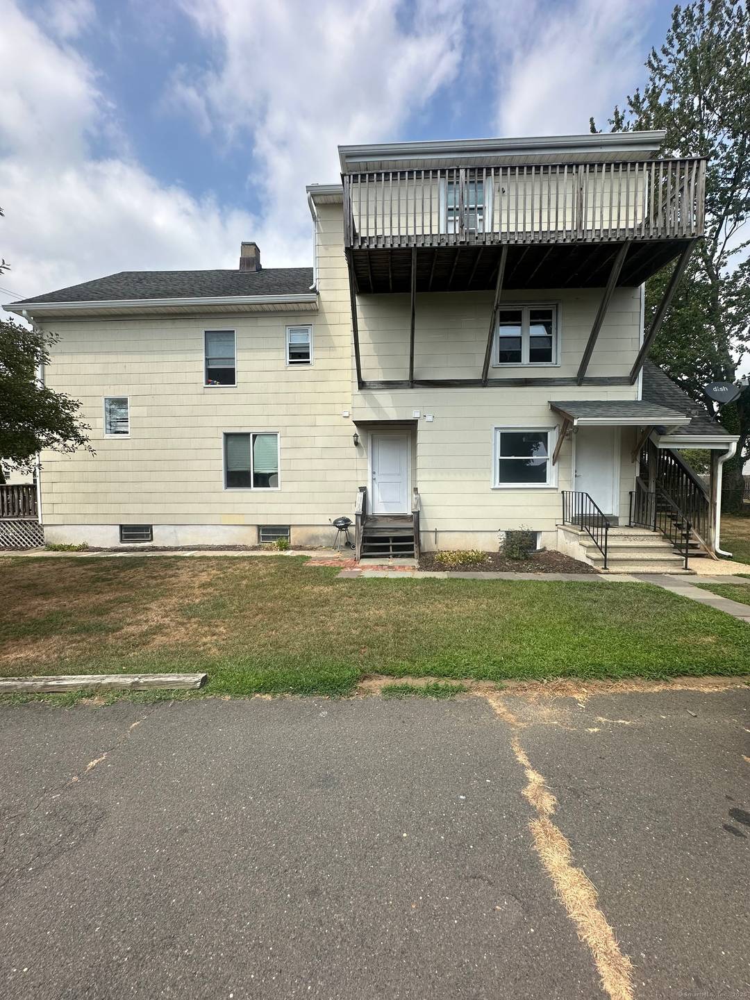 14 Sniffen St is a 3, 400 square foot multi family home on a 8, 276 square foot lot with 7 bedrooms and 7 bathrooms.