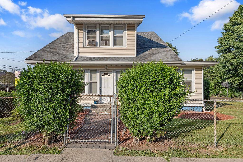 Charming Cape Colonial in the Heart of Haverstraw This well kept Cape Colonial at 87 Maple offers comfort, flexibility, and a great location.