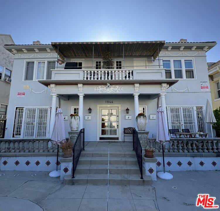 1944   Argyle Ave 8BR Hollywood Hills East La