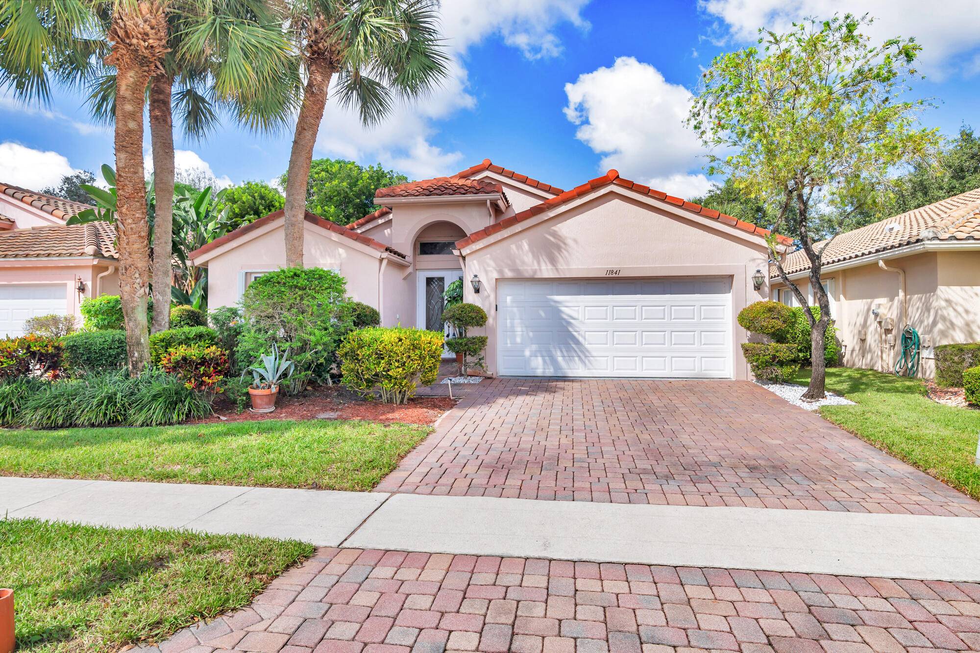 Gated Community central location in West Boynton Beach.