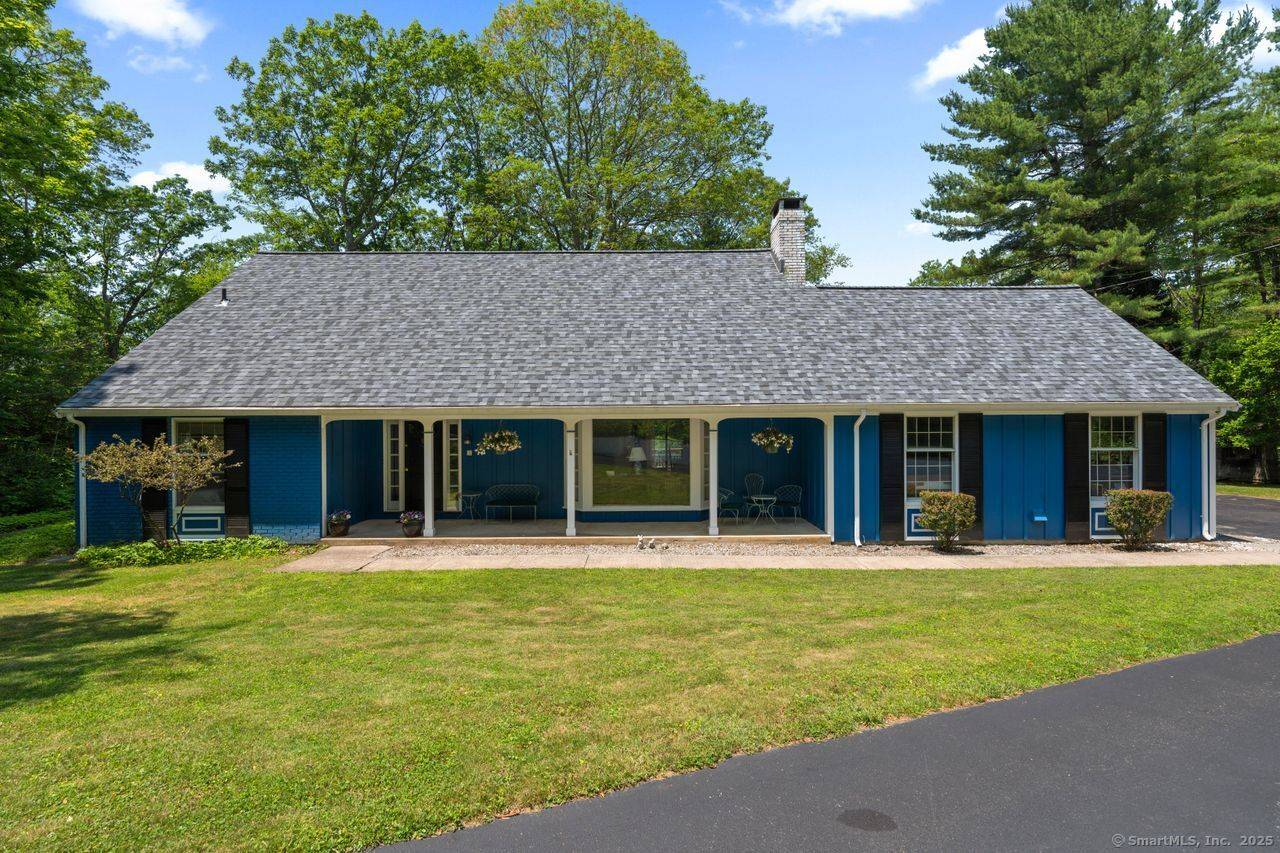 Situated in one of Old Lyme's most desirable neighborhoods, this beautifully maintained 4 bedroom, 2.