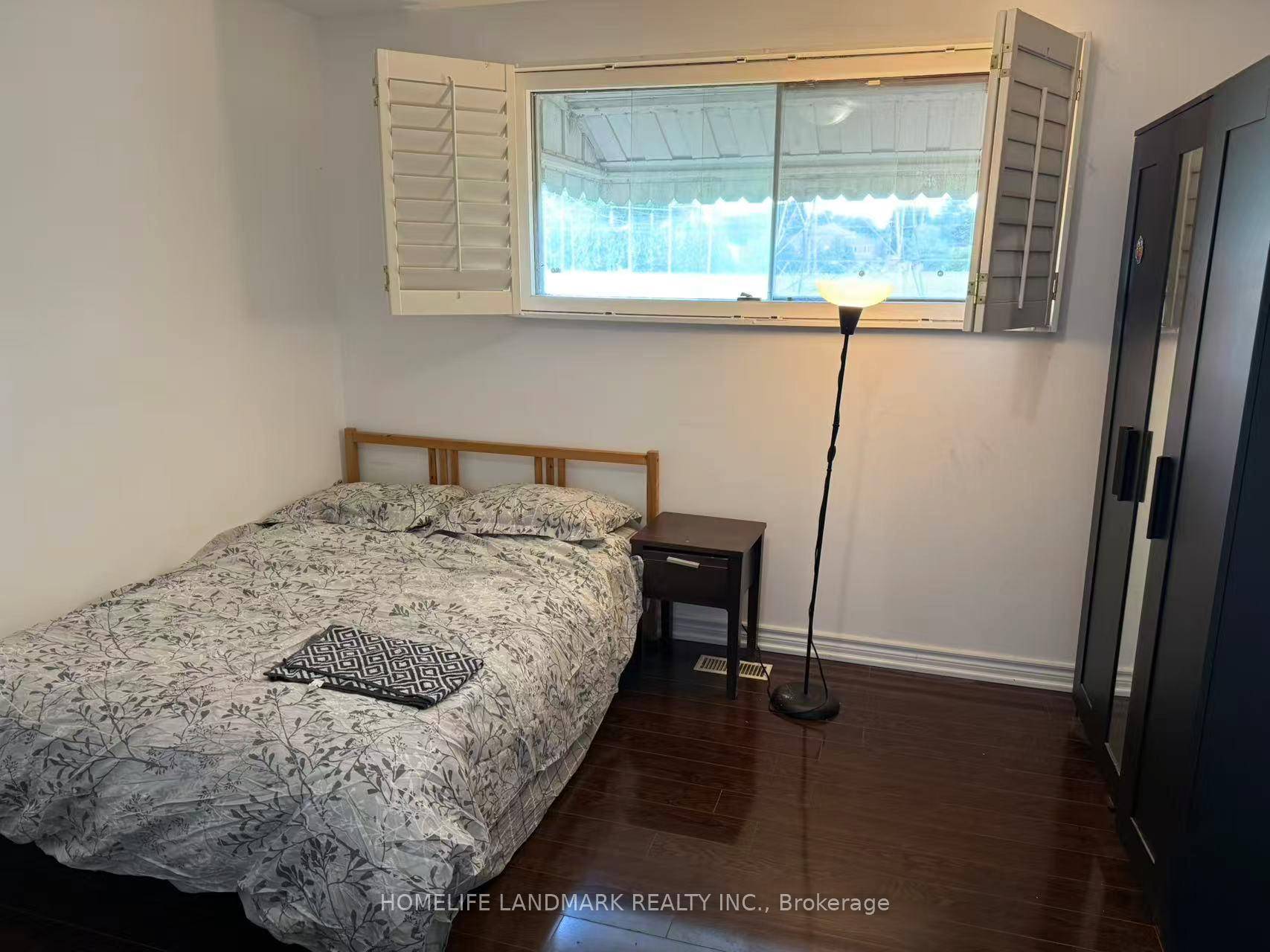 Furnished private rooms for rent in a friendly rooming house just minutes from McMaster.
