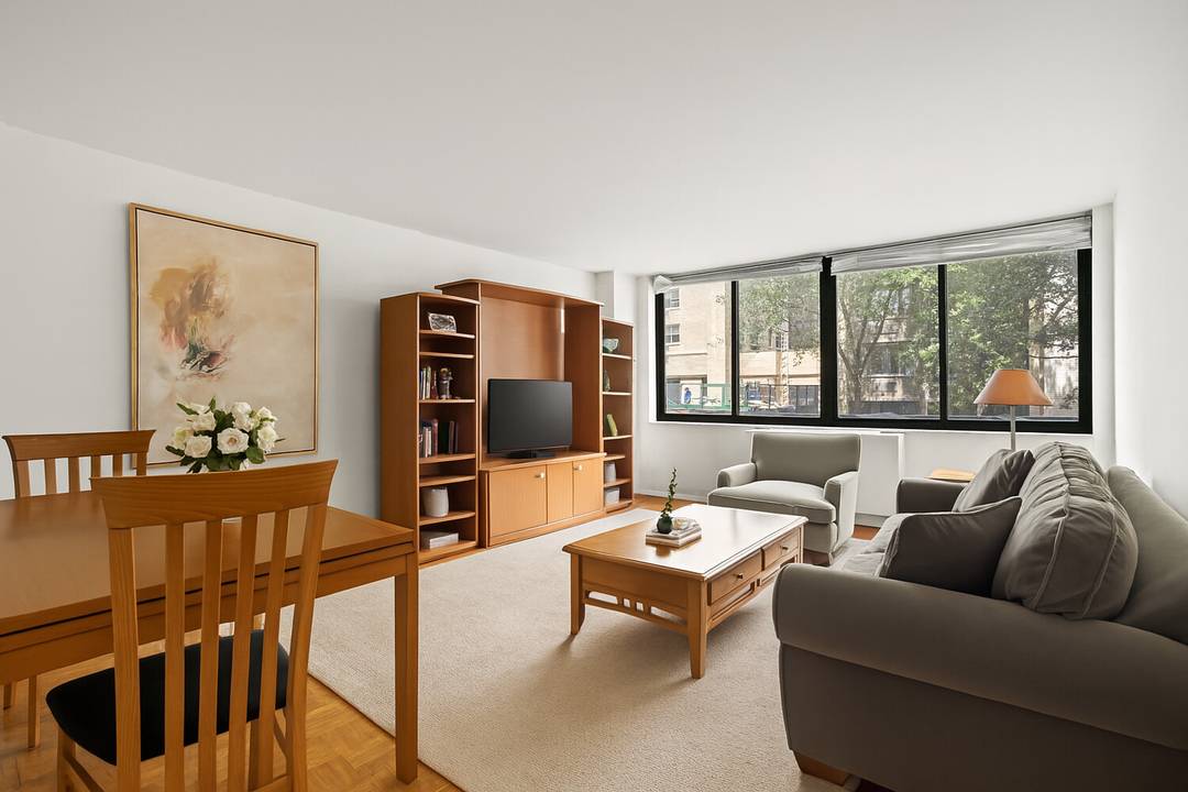 Welcome to 2E of the Carriage House Condominium.