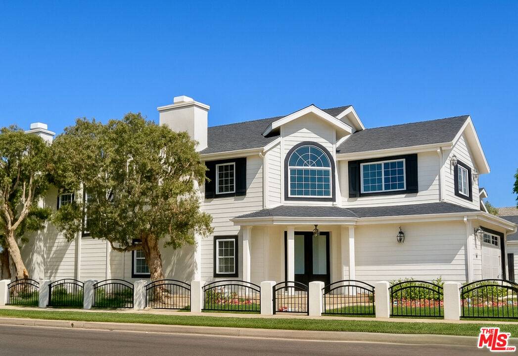 7861  W 80th St 5BR La