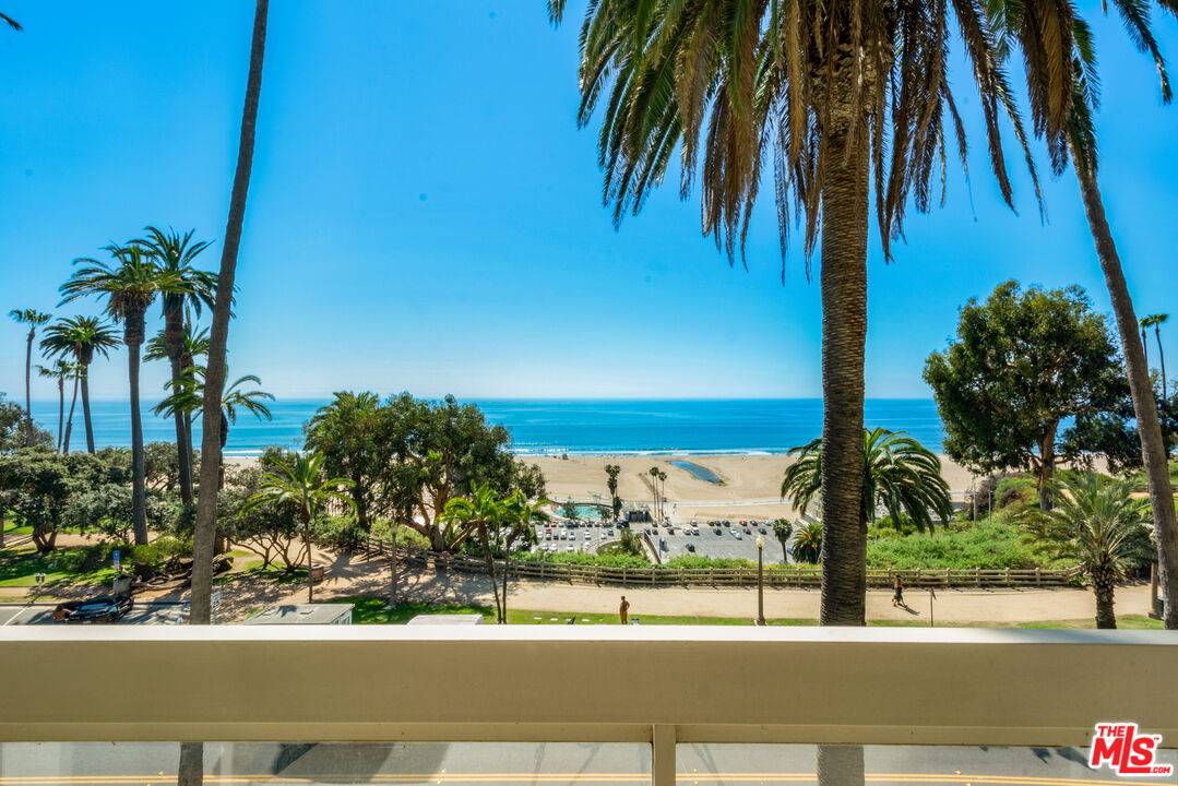 801   Ocean Ave 2BR Santa Monica La
