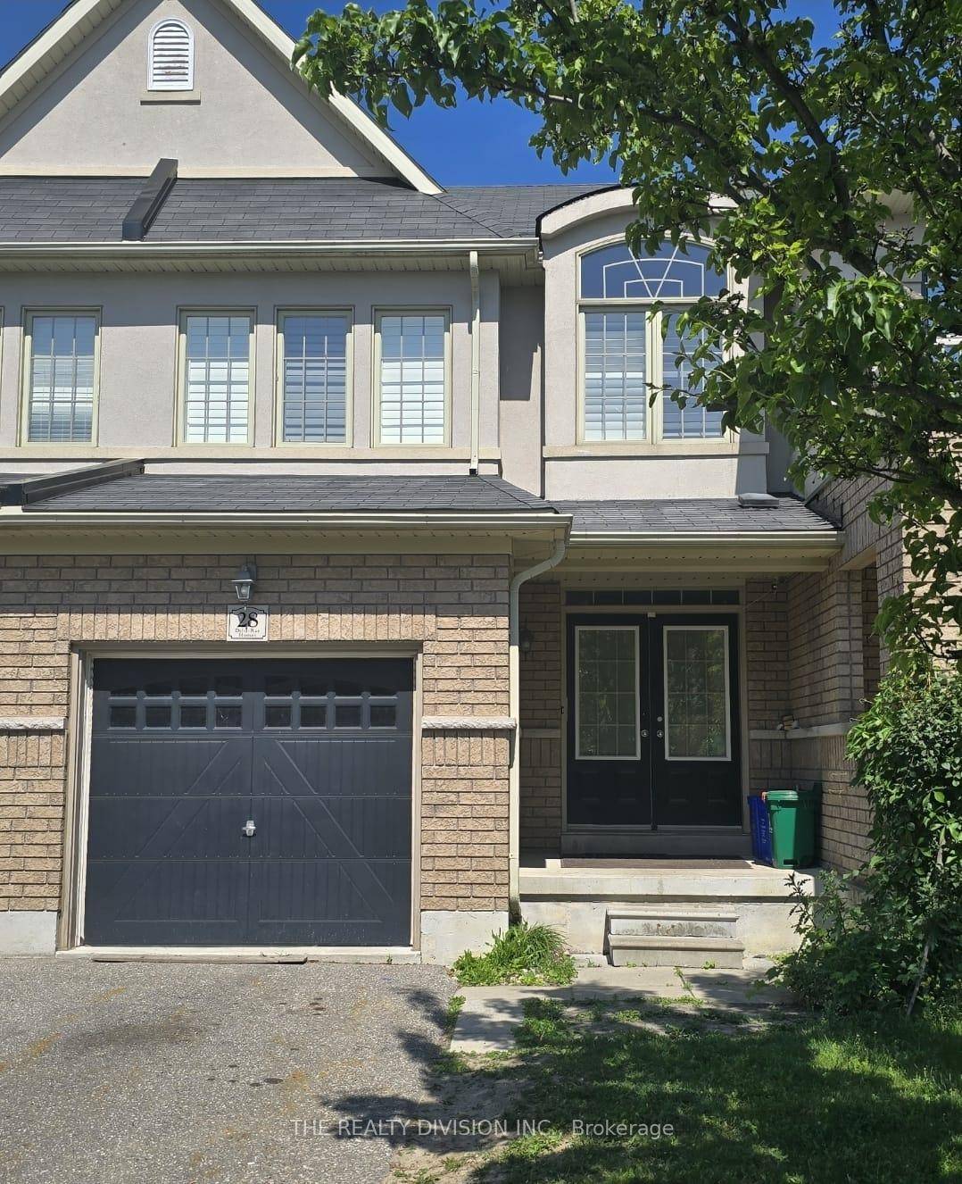 Welcome to this charming 2 storey townhouse, perfectly situated in a tranquil, family friendly neighbourhood in North Oshawa.