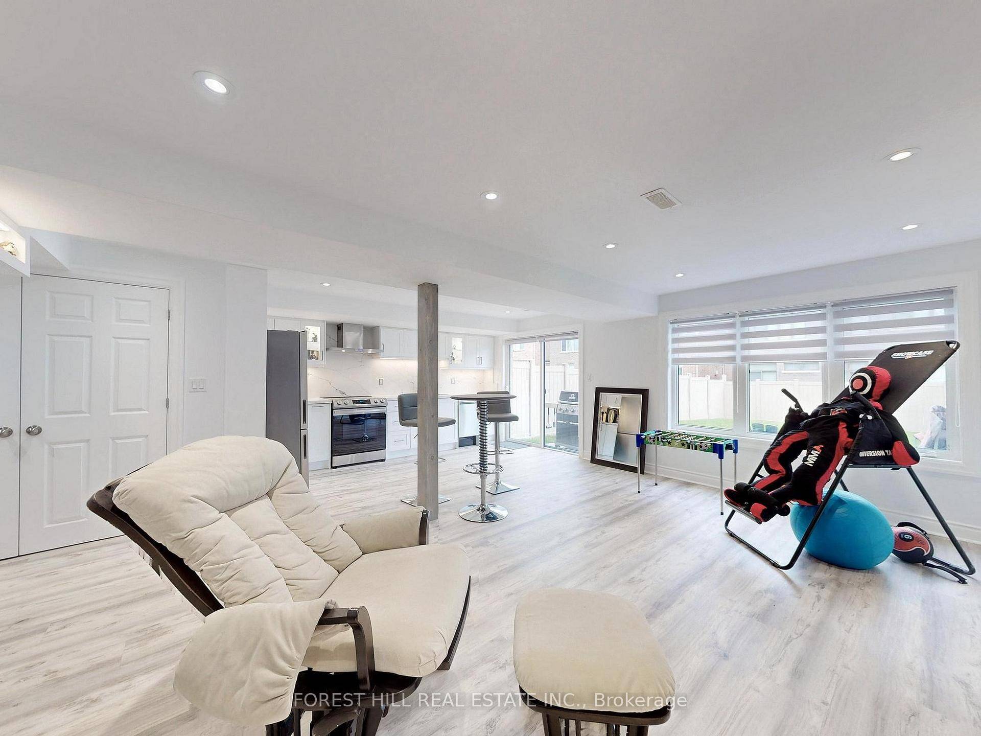 All inclusive, Beautiful 1 bedroom walk out basement apartment.
